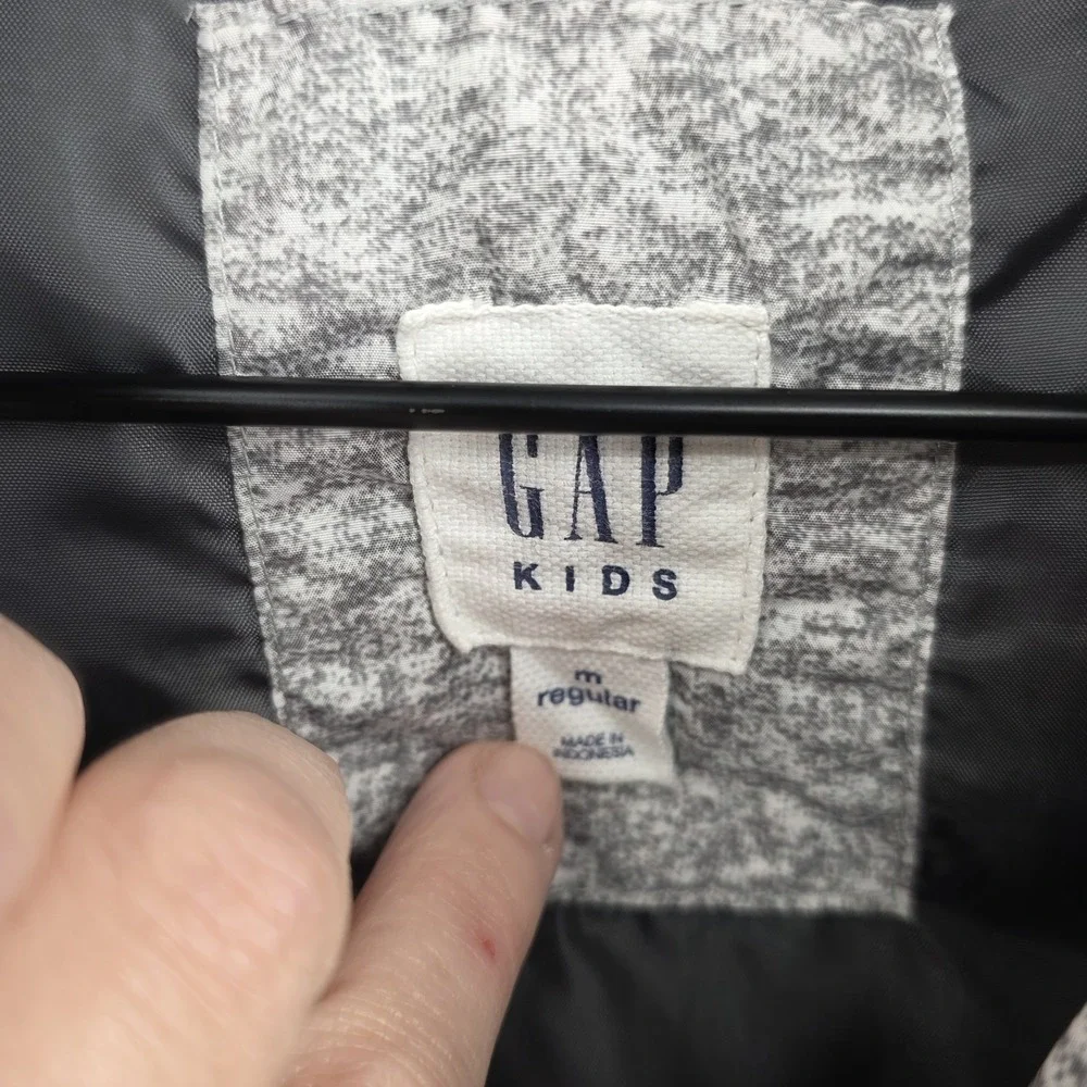Gap Kids Boys 10/12 Medium Black Gray Puffer Vest Outdoor Zippered Pockets